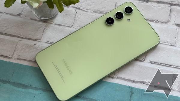 2024年最值得期待的7款安卓手机 一加、摩托罗拉上榜