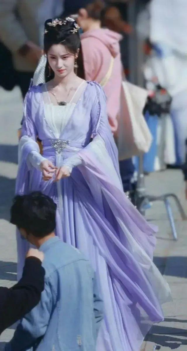 救命！她真的丑？