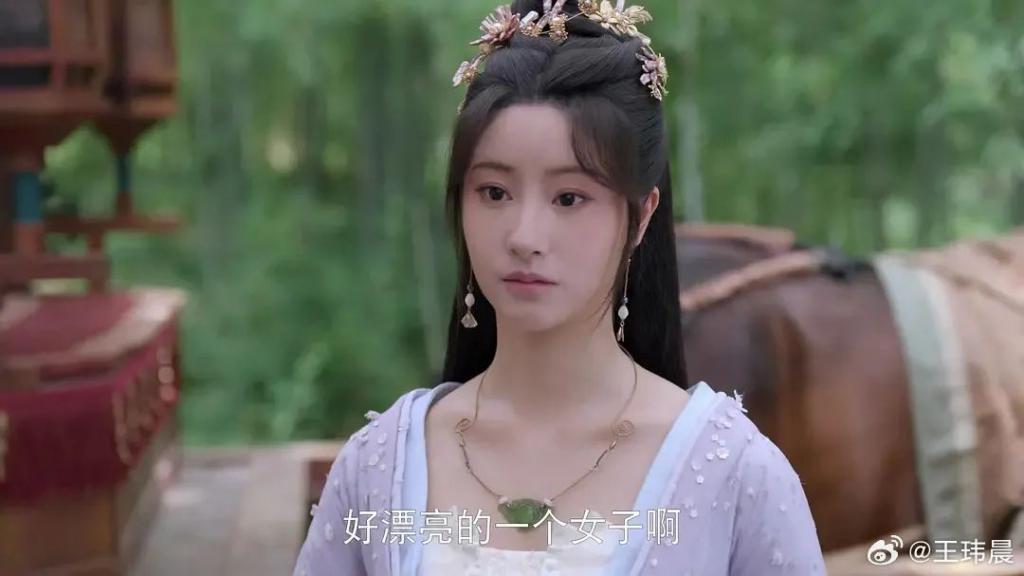 救命！她真的丑？