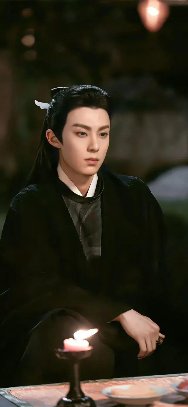 救命！她真的丑？