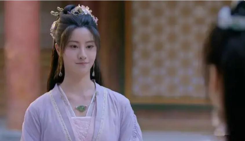 救命！她真的丑？