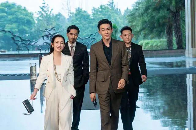 救命！她真的丑？