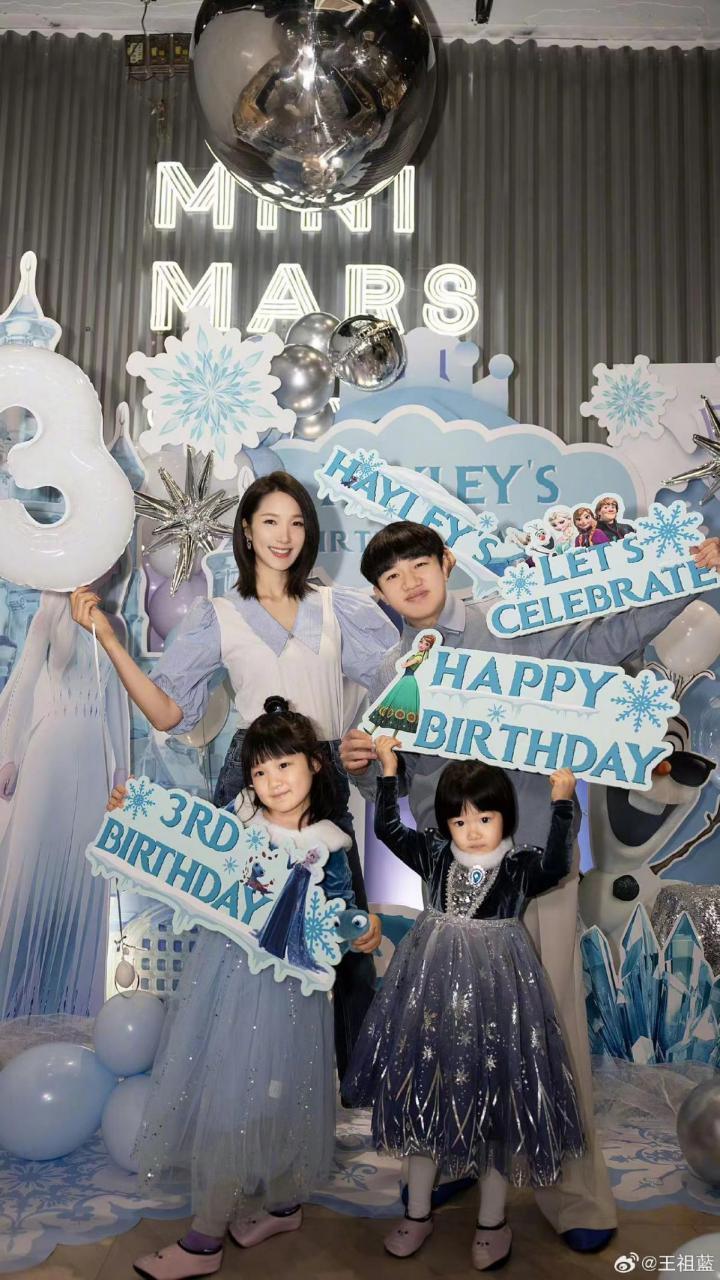 还记得王祖蓝的两个女儿吗？长这么大啦！