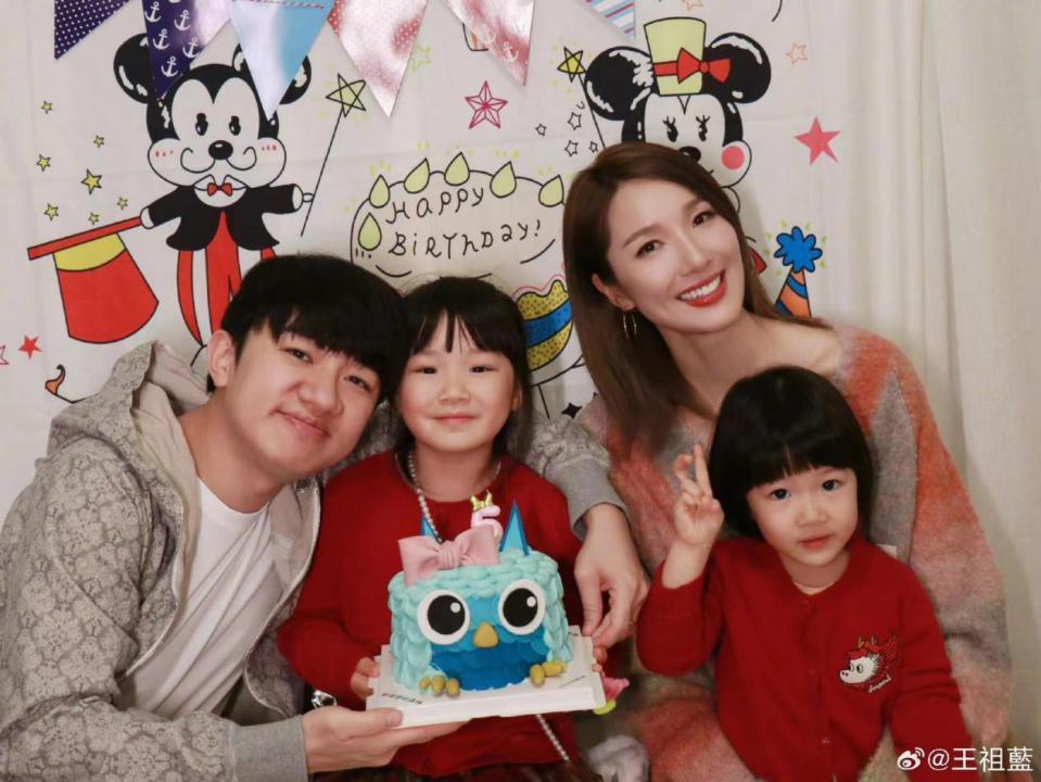 还记得王祖蓝的两个女儿吗？长这么大啦！