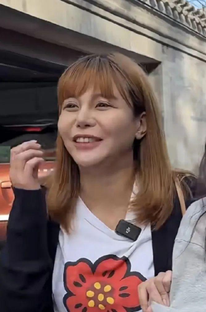 想坐宝马却上了骗子的车，婚后被家暴还要倒贴，马诺哭了