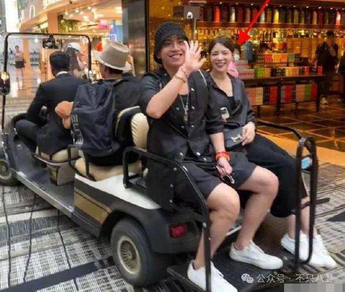 新恋情又是无缝衔接模式？他真没有空窗期啊！