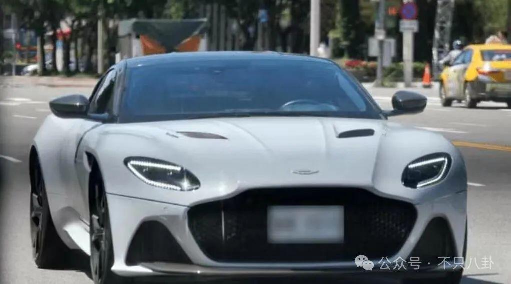 新恋情又是无缝衔接模式？他真没有空窗期啊！