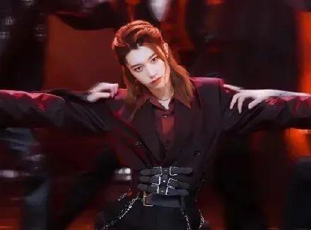 比女星还惊艳，这些男艺人也太美了吧！