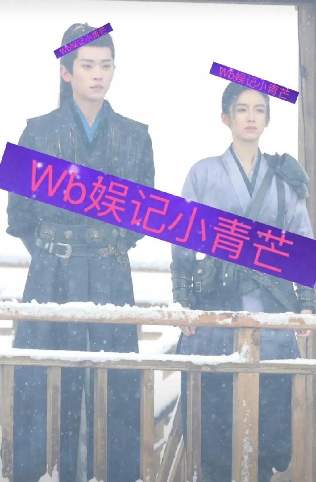 粉丝站起来了，艺人就要跪下去吗？