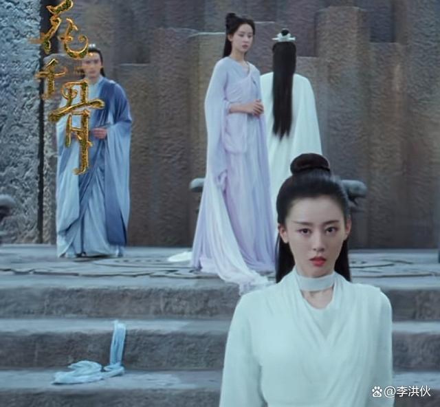 有剧版珠玉在前，不缺人气的《花千骨》为何扑街了？