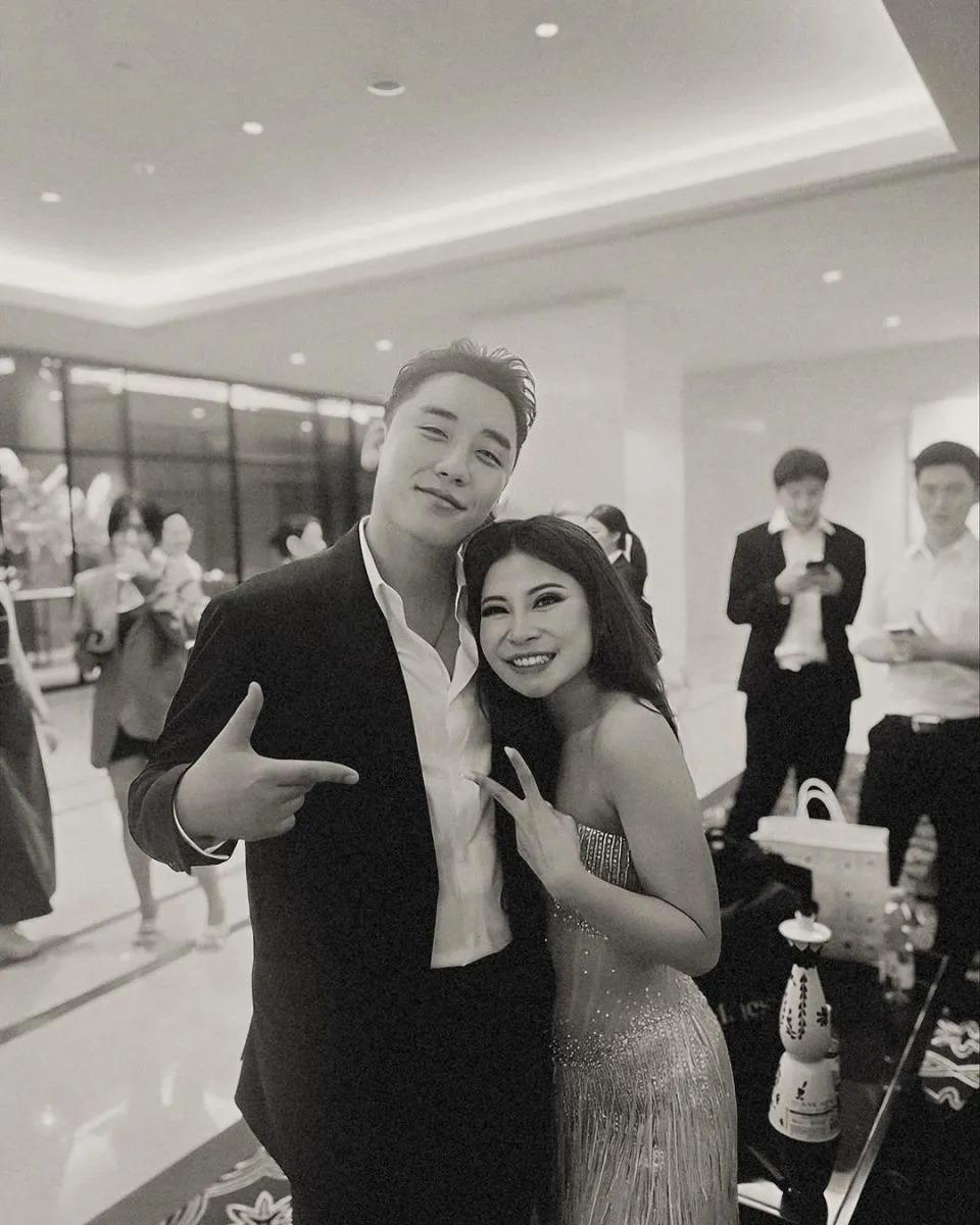 李胜利现身友人婚礼，身材发福面相变化大