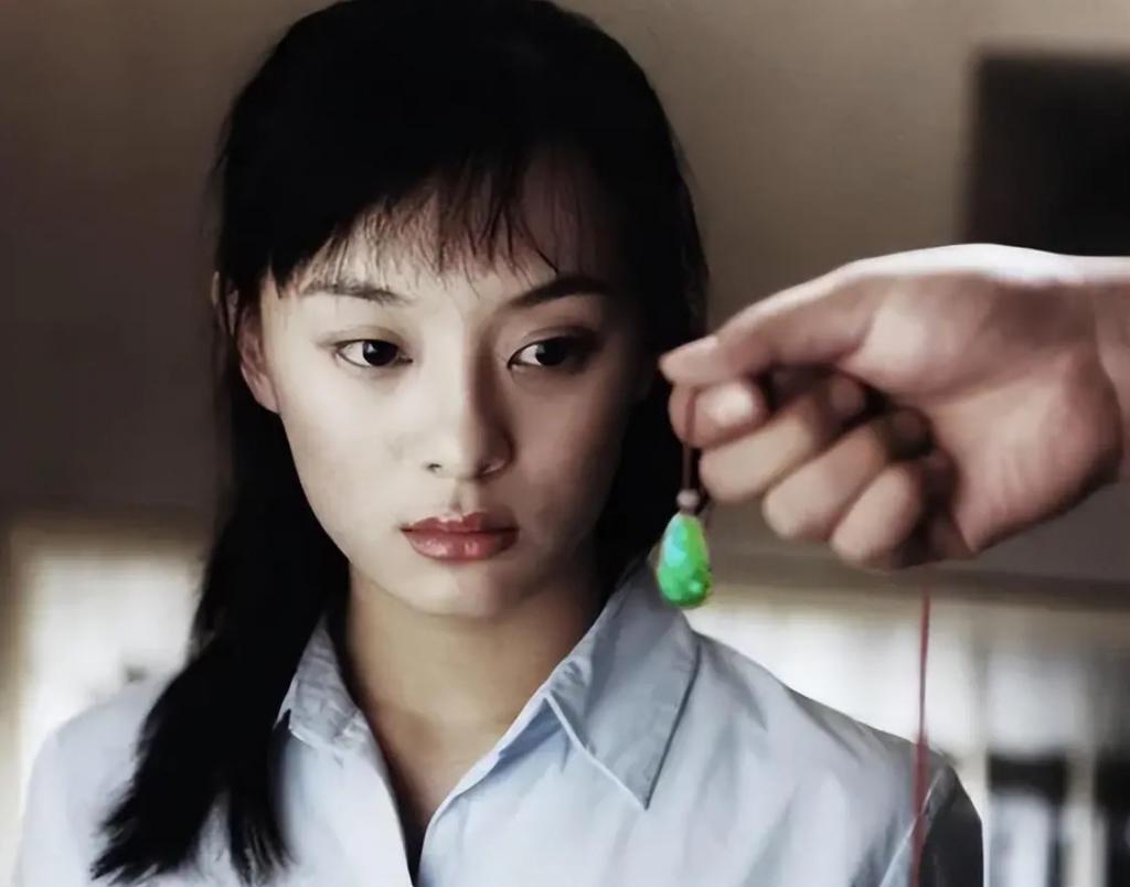 19年了，孙俪曾资助4年的“白眼狼”，依旧在自食其果