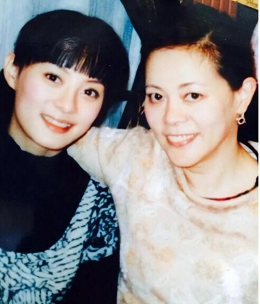 19年了，孙俪曾资助4年的“白眼狼”，依旧在自食其果