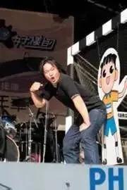 天王父亲被拘捕！气走原配偷养女友，惊天丑闻被翻拍成剧