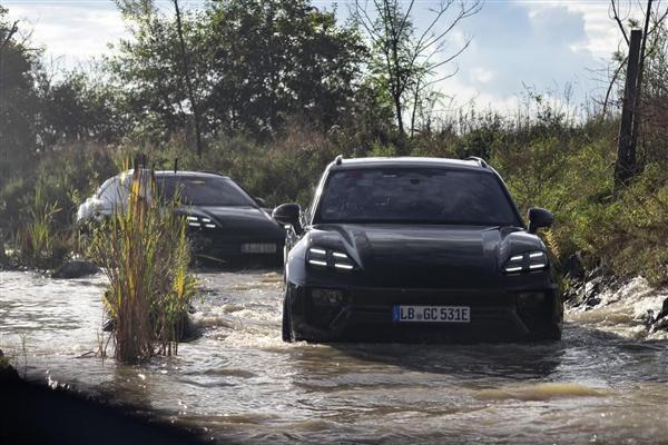 保时捷也逃不了分体灯 Macan纯电版官图泄露：尾部像问界M5