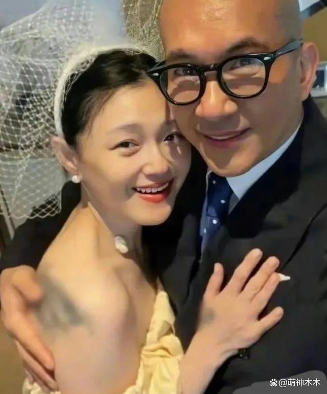 大S否认拿高价抚养费，暗指有人操控舆论，张兰直播嘲讽