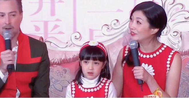 《爸爸去哪儿》：明星家的孩子纷纷逆袭，而她沦为了路人