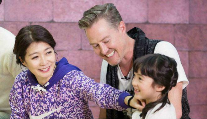 《爸爸去哪儿》：明星家的孩子纷纷逆袭，而她沦为了路人