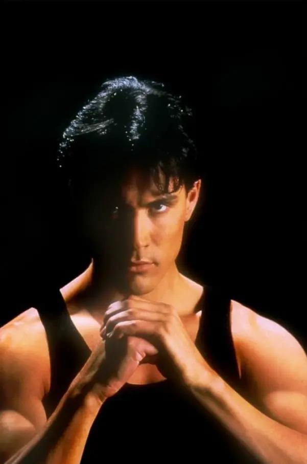 意外离世的6位明星，有人被驴踢下悬崖，有人被丈夫杀死