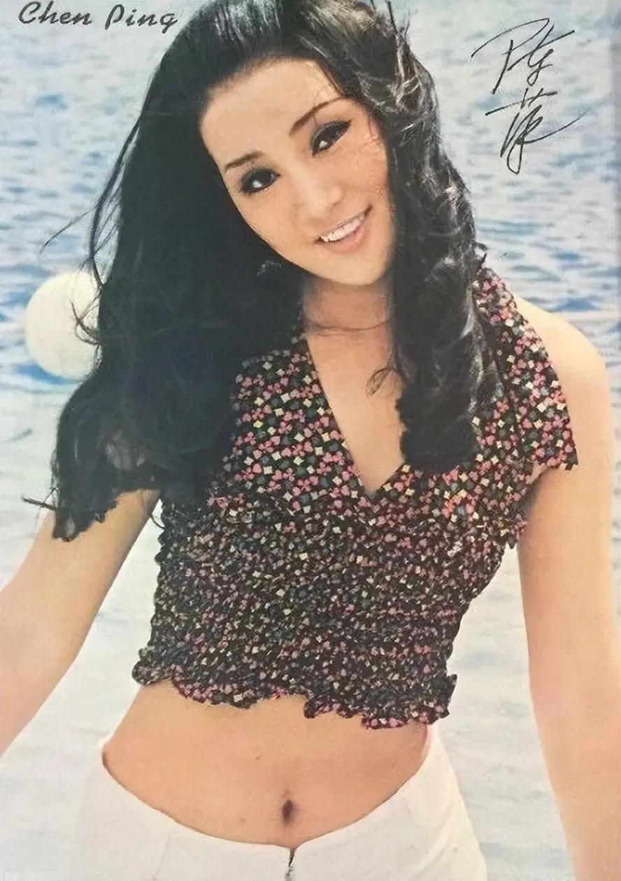 与全民偶像恋爱后被抛弃，迫于生计拍风月片，32岁隐退