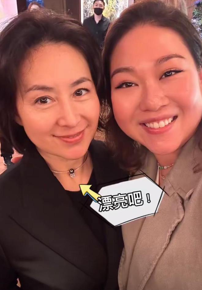 赌王外孙女办珠宝展，一条手链价值上亿