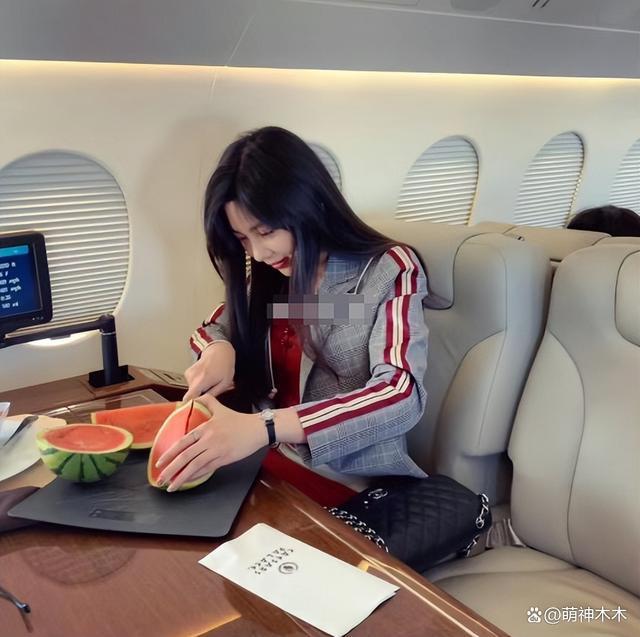 百万网红宣布嫁首富儿子，却被前男友爆料装名媛，喊她还钱