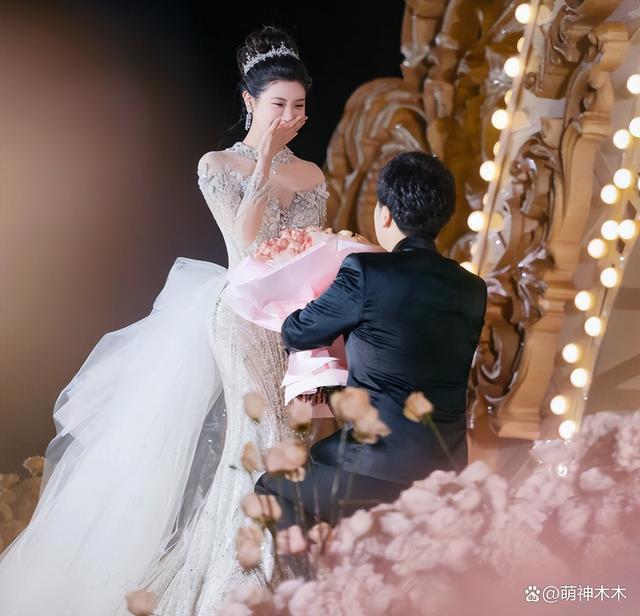 百万网红宣布嫁首富儿子，却被前男友爆料装名媛，喊她还钱