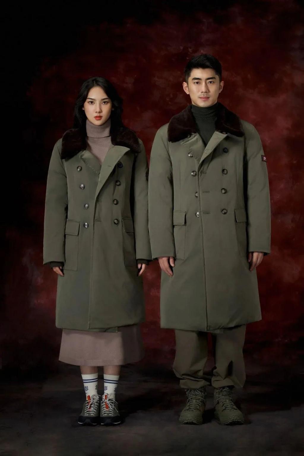 何超琼、黄仁勋都在穿的“东北老钱风”，已经火遍全球？