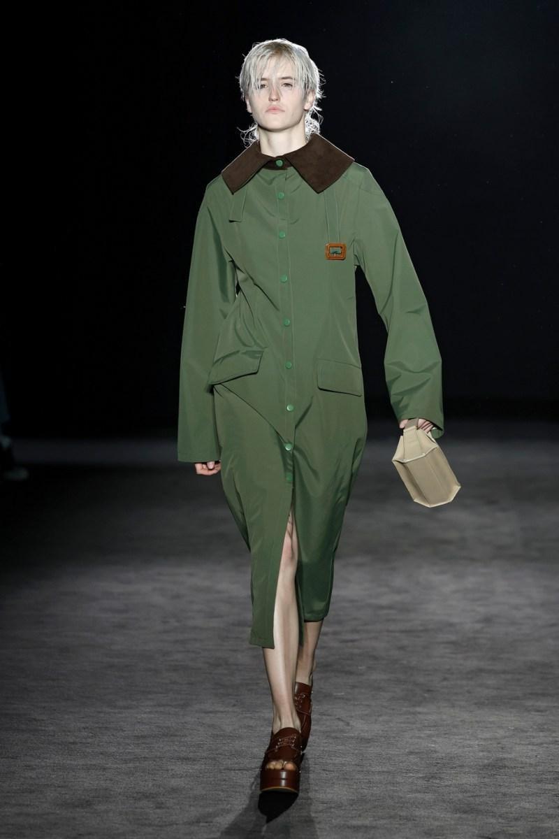 何超琼、黄仁勋都在穿的“东北老钱风”，已经火遍全球？