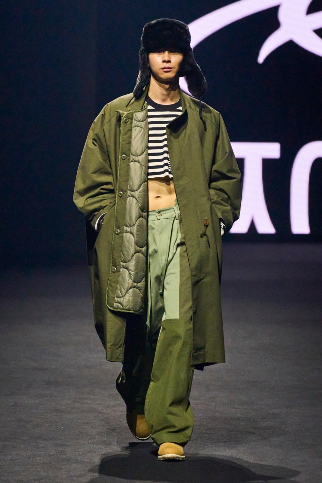 何超琼、黄仁勋都在穿的“东北老钱风”，已经火遍全球？