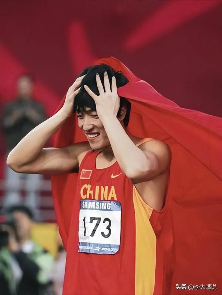 40岁刘翔身价10亿，退役7年，二婚六年无儿无女