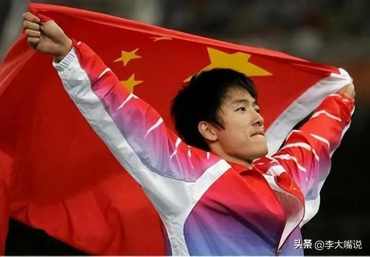 40岁刘翔身价10亿，退役7年，二婚六年无儿无女