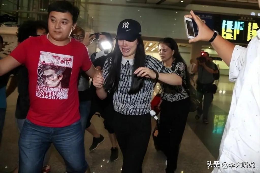 40岁刘翔身价10亿，退役7年，二婚六年无儿无女