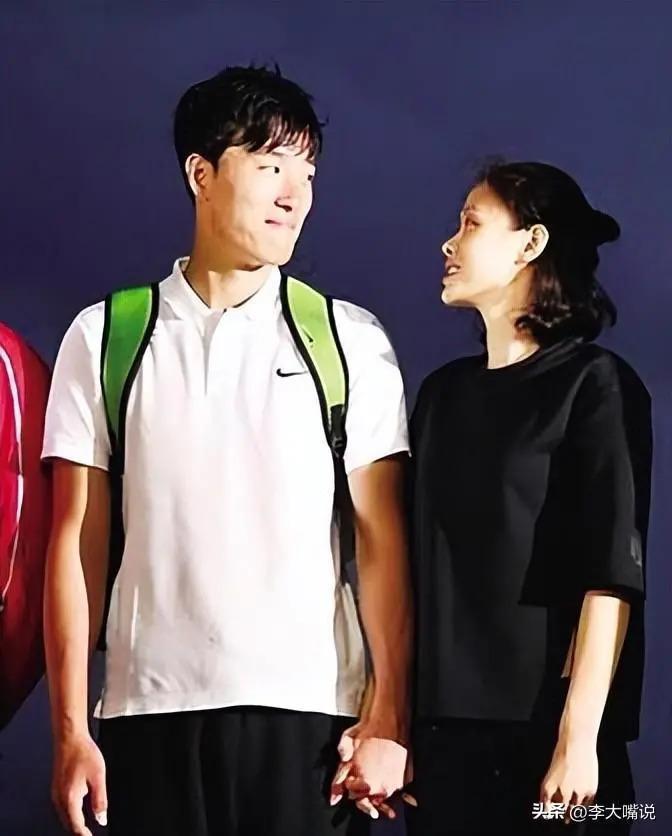 40岁刘翔身价10亿，退役7年，二婚六年无儿无女