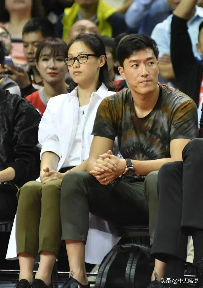 40岁刘翔身价10亿，退役7年，二婚六年无儿无女