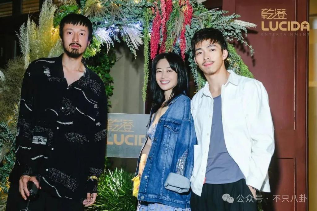官宣恋情？原来真有人以为他们是一对真情侣啊……