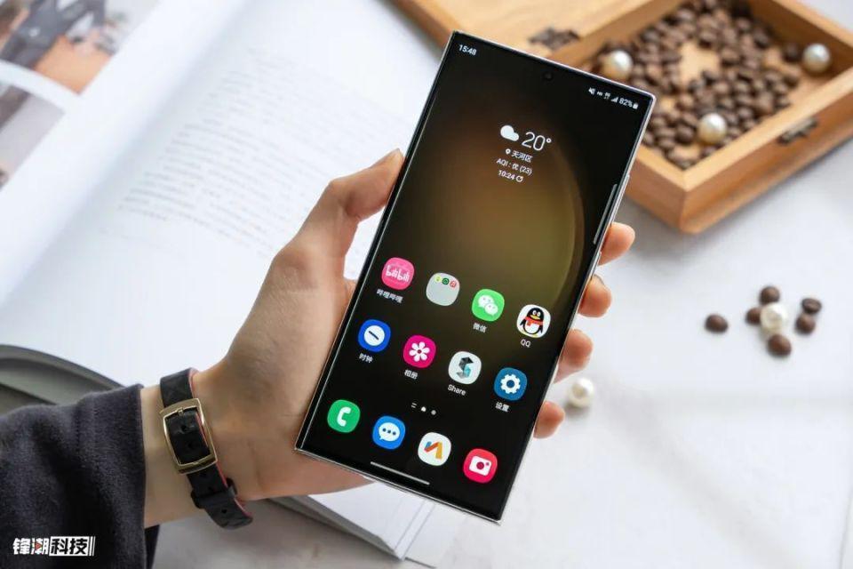 三星手机做了个违背祖宗的决定…