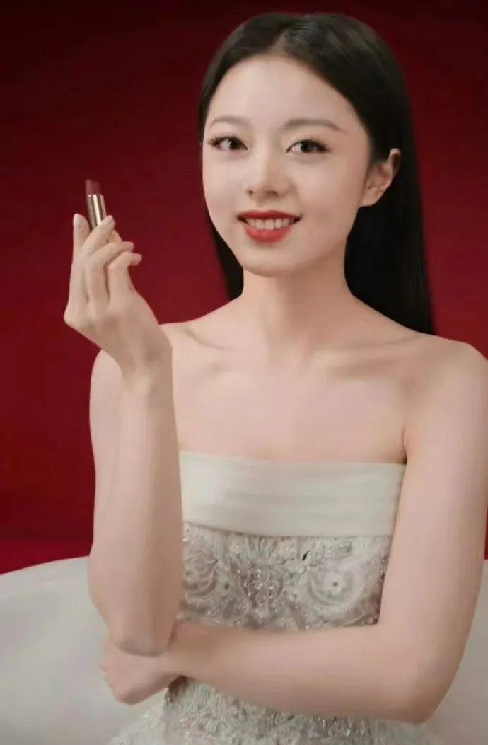 白瞎这张脸了