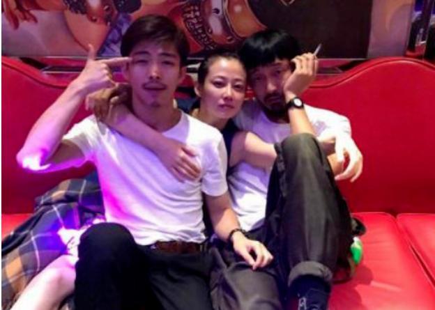 暧昧到网友大喊：在一起吧！原来并不是情侣啊……