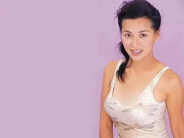 香港8大艳星差距太大，有人嫁富豪，有人风韵犹存，有人发福