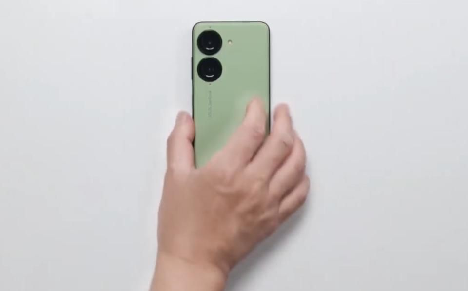 啧啧，小米这满血小屏，果然没对手