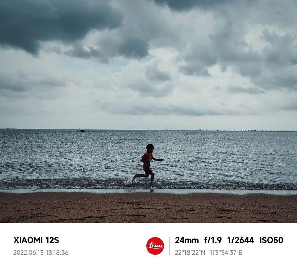 啧啧，小米这满血小屏，果然没对手