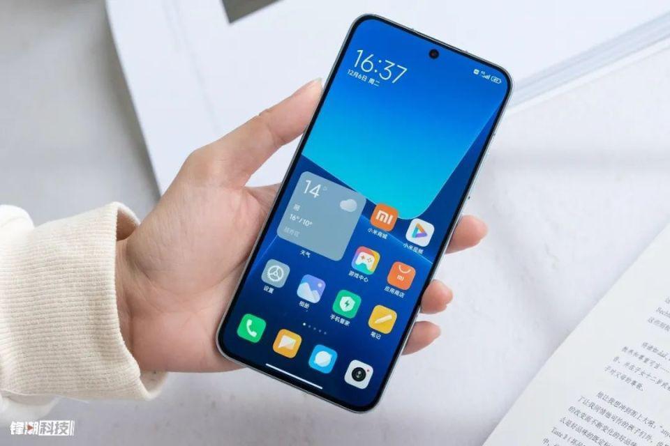 啧啧，小米这满血小屏，果然没对手