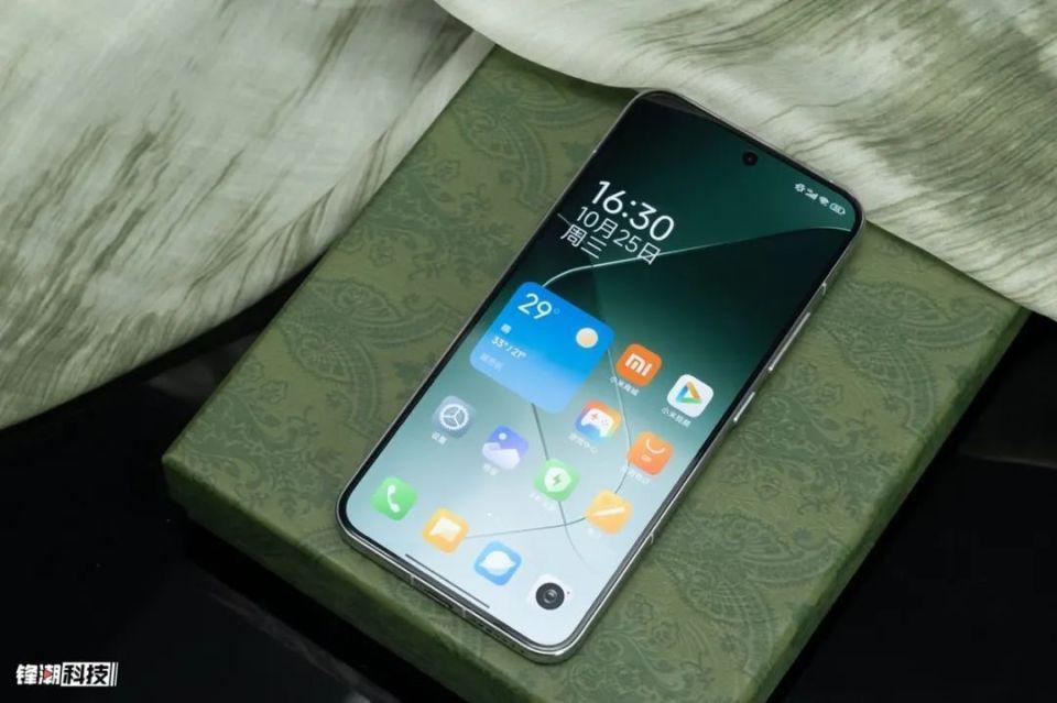 啧啧，小米这满血小屏，果然没对手