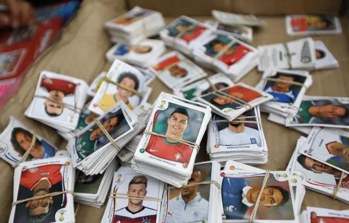 收割年轻人“新项目”，把小卡片卖到上万元