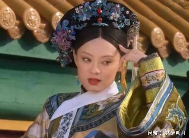 拍《甄嬛传》时，孙俪头太痒偷挠了一下，导演拍手道：太棒了