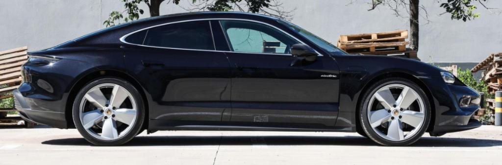 雷军在线征求 50 万内最美轿车，网友：奥迪 A6 ！