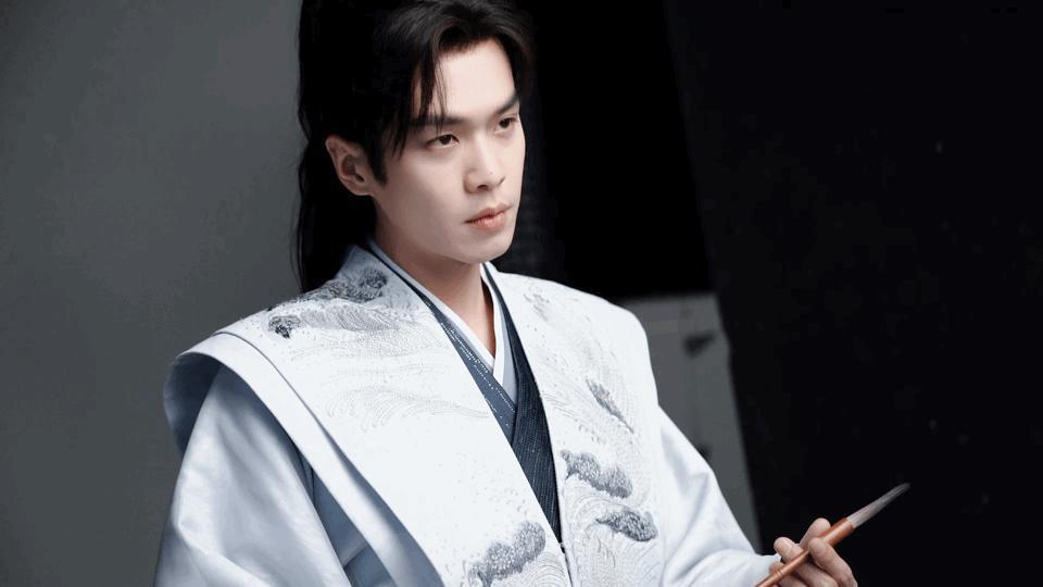 庆余年2预告：毛晓彤肿了，张若昀更帅了，被庆帝新老婆惊艳了