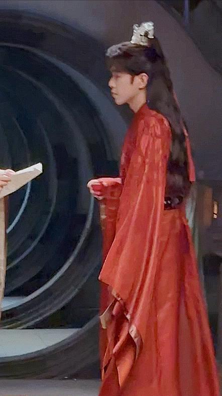 庆余年2预告：毛晓彤肿了，张若昀更帅了，被庆帝新老婆惊艳了