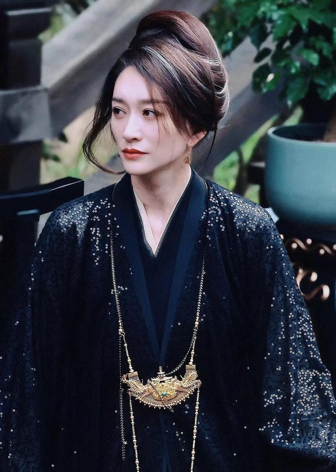 庆余年2预告：毛晓彤肿了，张若昀更帅了，被庆帝新老婆惊艳了